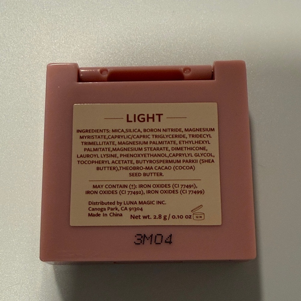 Soft Perfection Foundation Powder -Light - Picture 2 of 3